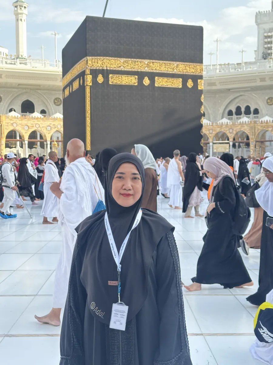 Jamaah Cahaya Madinah beribadah di Tanah Suci