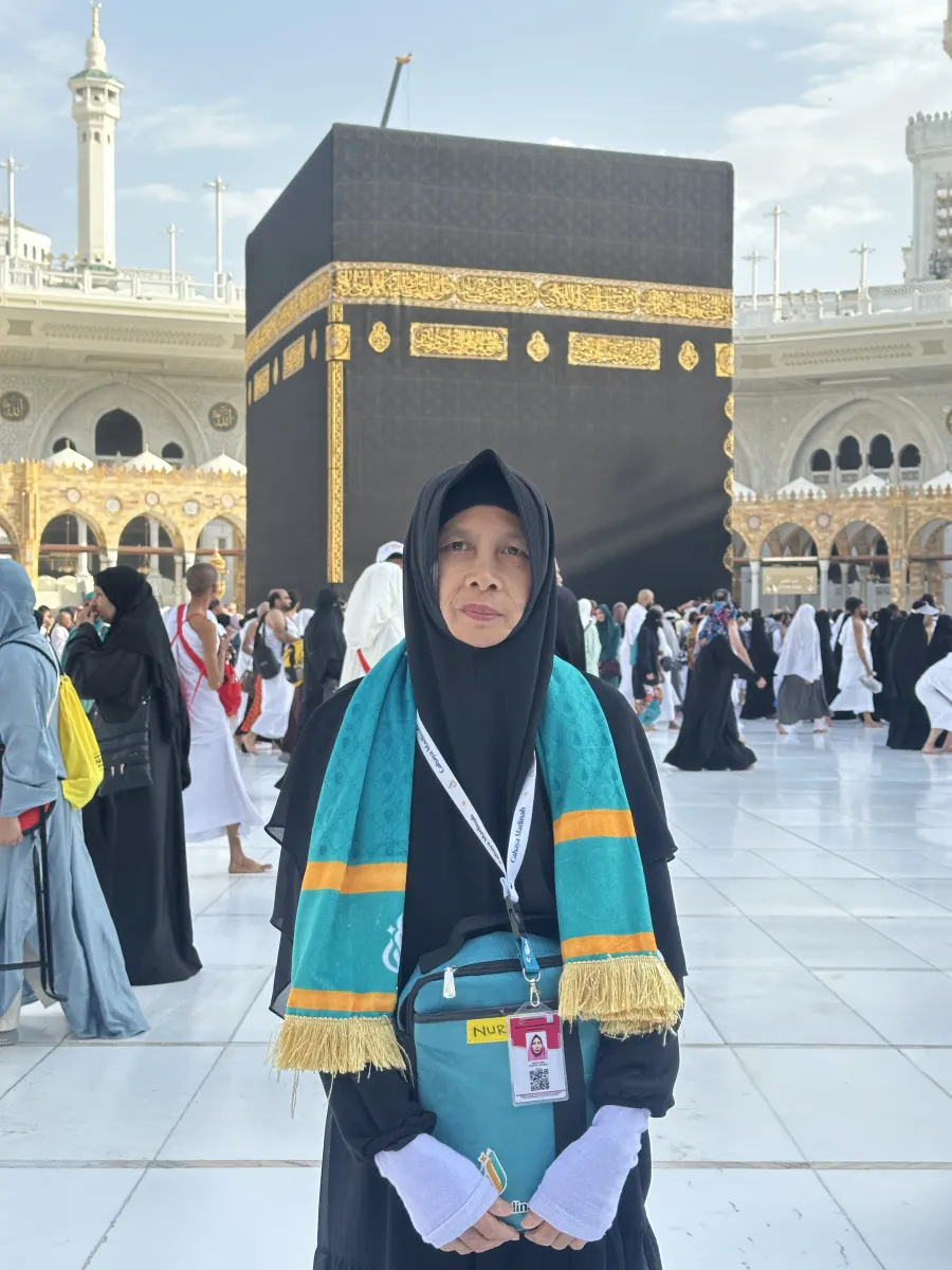 Jamaah Cahaya Madinah beribadah di Tanah Suci