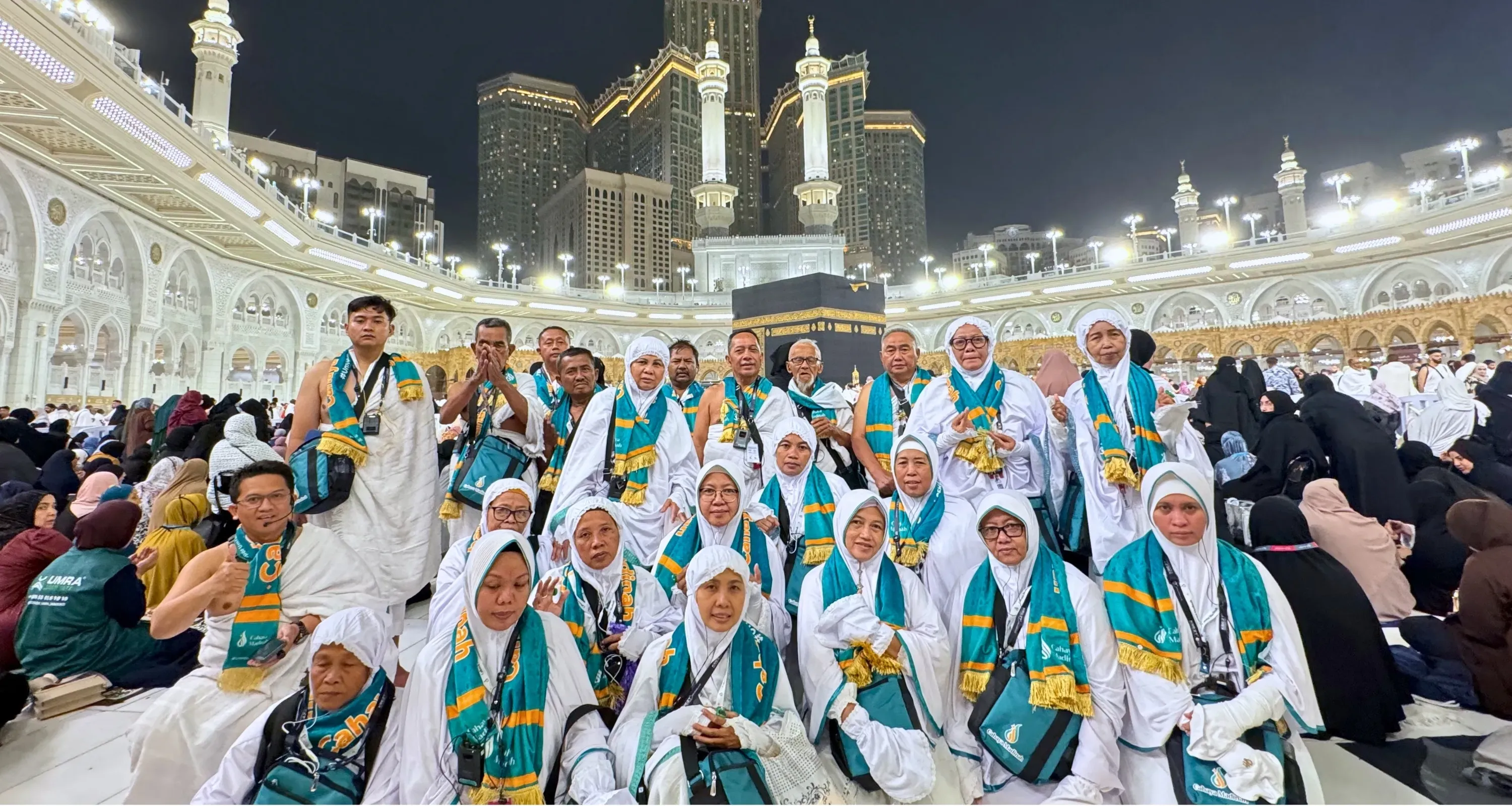 Jamaah lanjut usia bersiap menunaikan umrah dengan pendampingan kursi roda bersama Cahaya Madinah